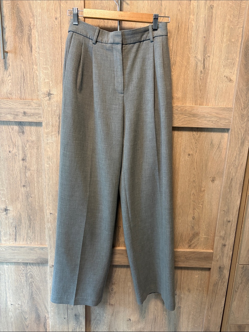 Babaton Re-essential Effortless Tailored Grey Trousers